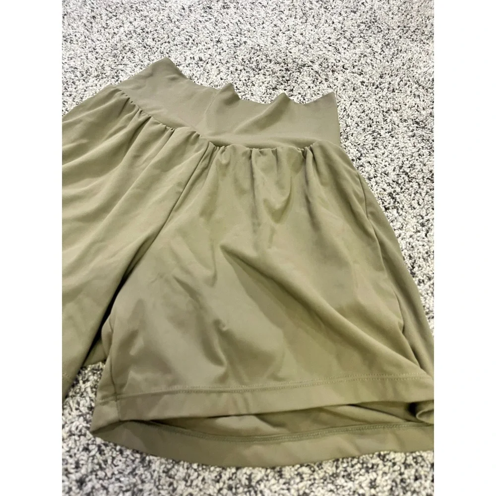Halara Women XS Olive Green High Waisted 2-in-1 Flowy Athletic Shorts Pockets